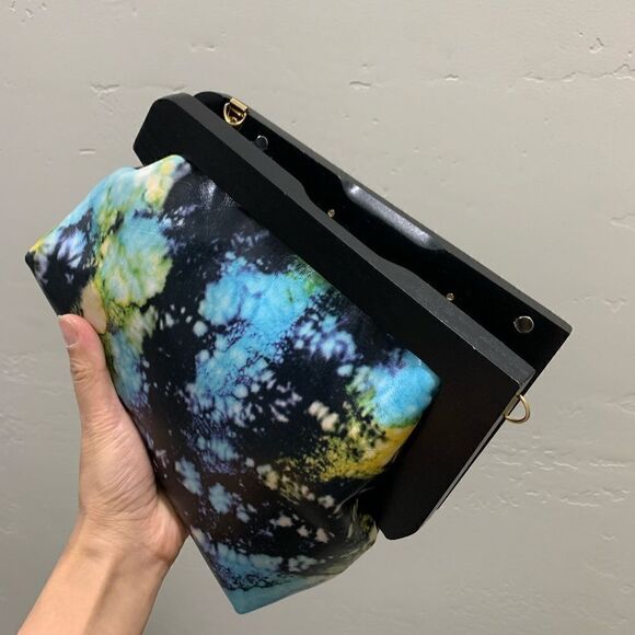 Handmade Genuine Premium Leather Tie-dye Printed Wooden Frame Bag with 2 Chains - Picture 13 of 16